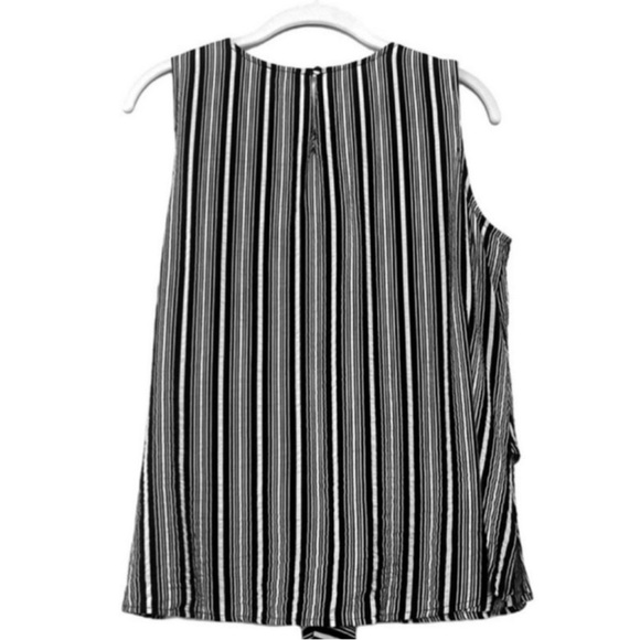 Vince Camuto Sleeveless Blouse SeersuckerTie Wrap Front Black White Size M - Picture 3 of 10